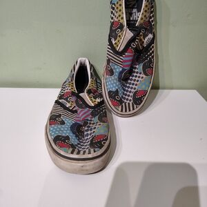 Vans Big Boys 2.5 Sharks Black White Stripes Blue Canvas Slip On Shoes
